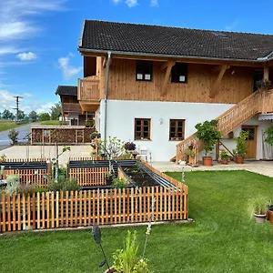 Zwischen Burghausen Und Salzburg Apartment